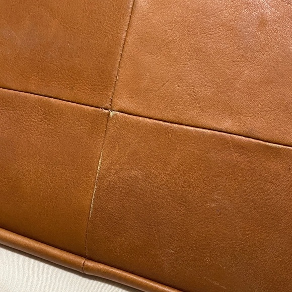 HOBO Classic Brown Large Leather Shoulder Tote. - Picture 6 of 16